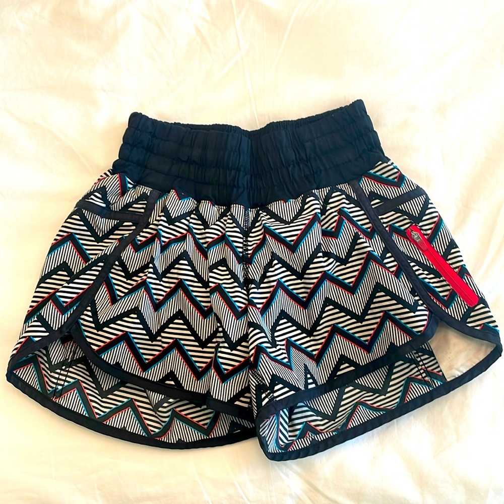 Lululemon exclusive Seawheeze runner shorts